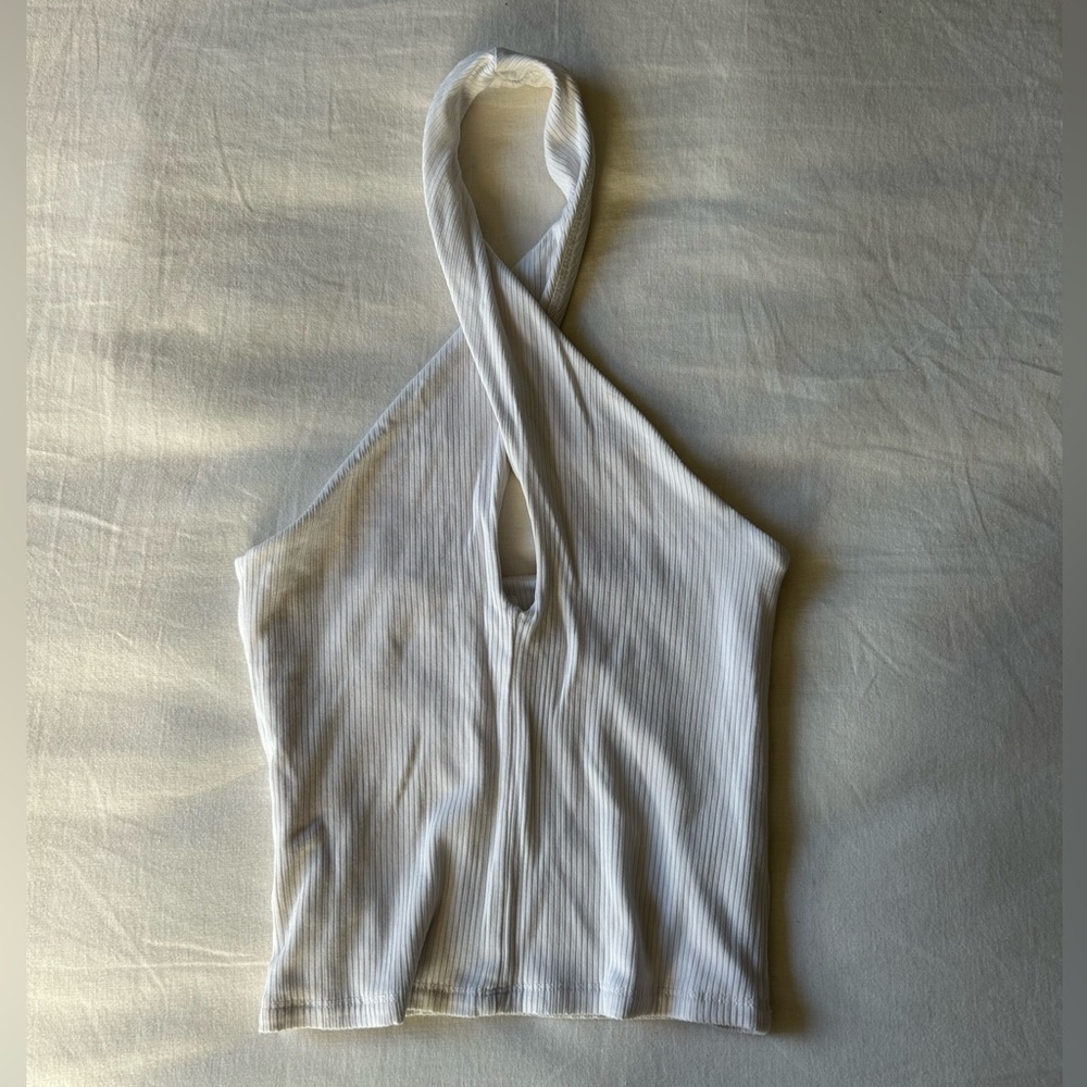 Aritzia Wilfred Bay Halter Crop Top